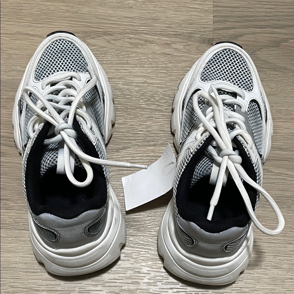 Chunky Sneakers - White and Black